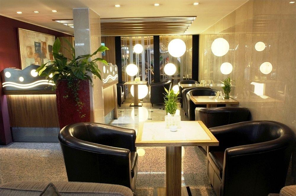 Al Bustan Hotel Doha Exteriör bild